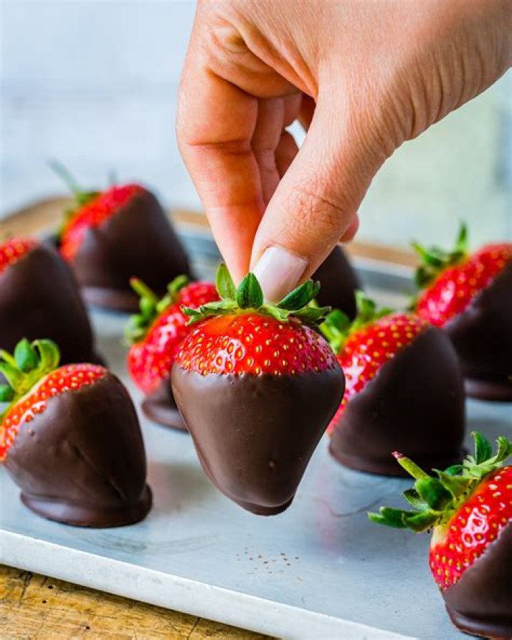 Deliciously Preserved: Mastering the Art of Storing Chocolate Covered Strawberries