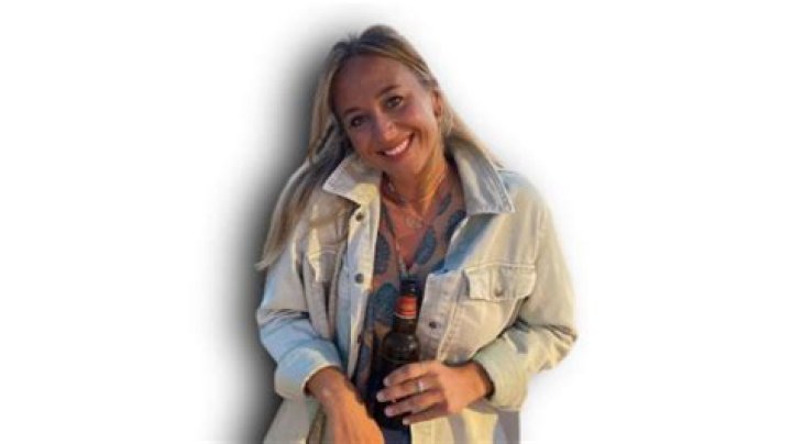 Discover the Extraordinary World of Rebecca Muir