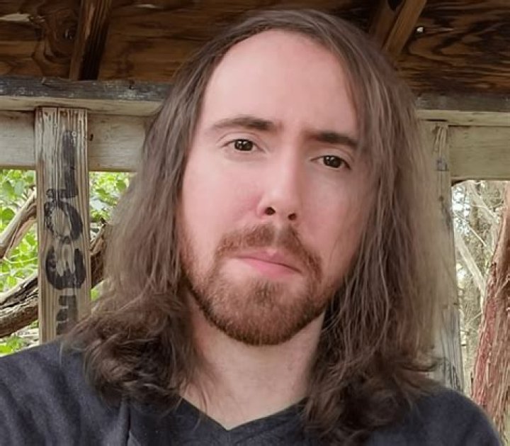 Exploring the Fascinating Journey of Asmongold Age