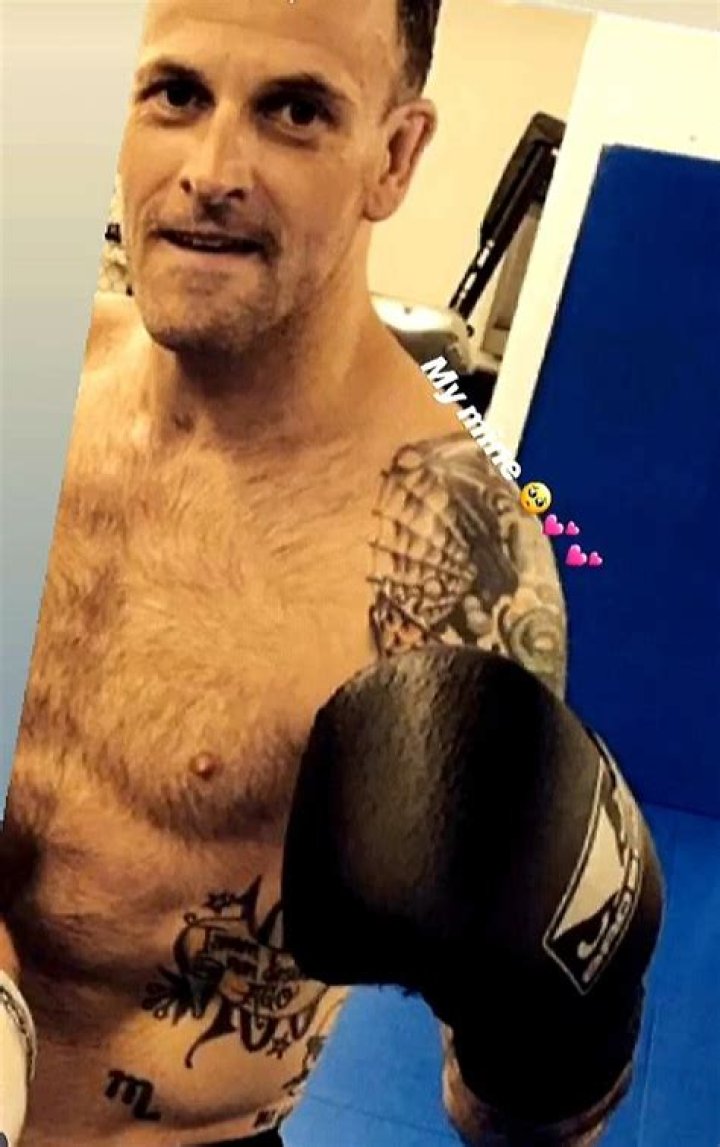 Jonny Lee Miller's Tattoos: Uncovering the Symbolism and Meaning
