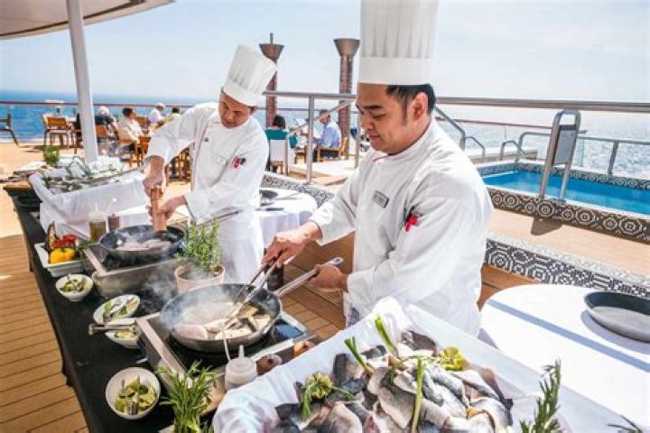 Mermaid Fast Food: A Unique Culinary Experience Under the Sea
