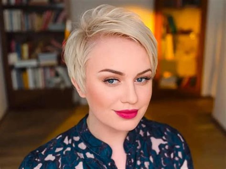 The Ultimate Guide: Does Round Face Look Good with Short Hair?